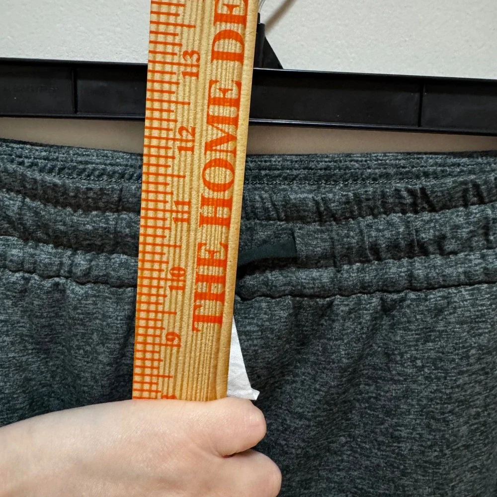 Lululemon Soft Jersey classic fit  mid-rise Jogger Green Heathered Cropped Pants